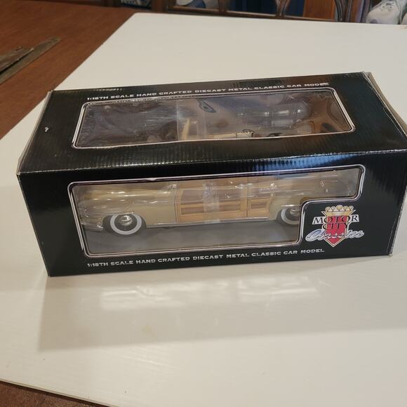 Vintage 1998 Motor City Classics 1948 Chrysler Town Country Diecast Model 1:18 - Picture 11 of 16